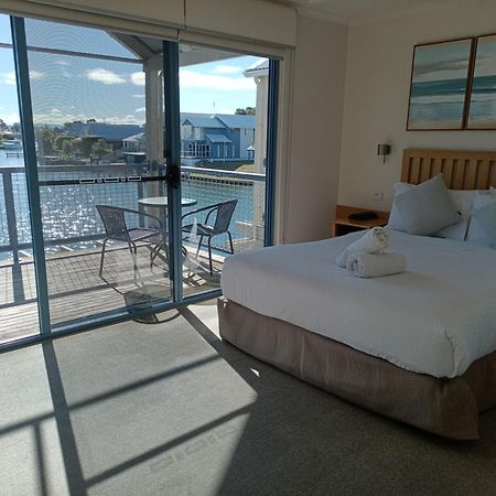 The View - Captains Cove Waterfront Resort Paynesville Exterior photo