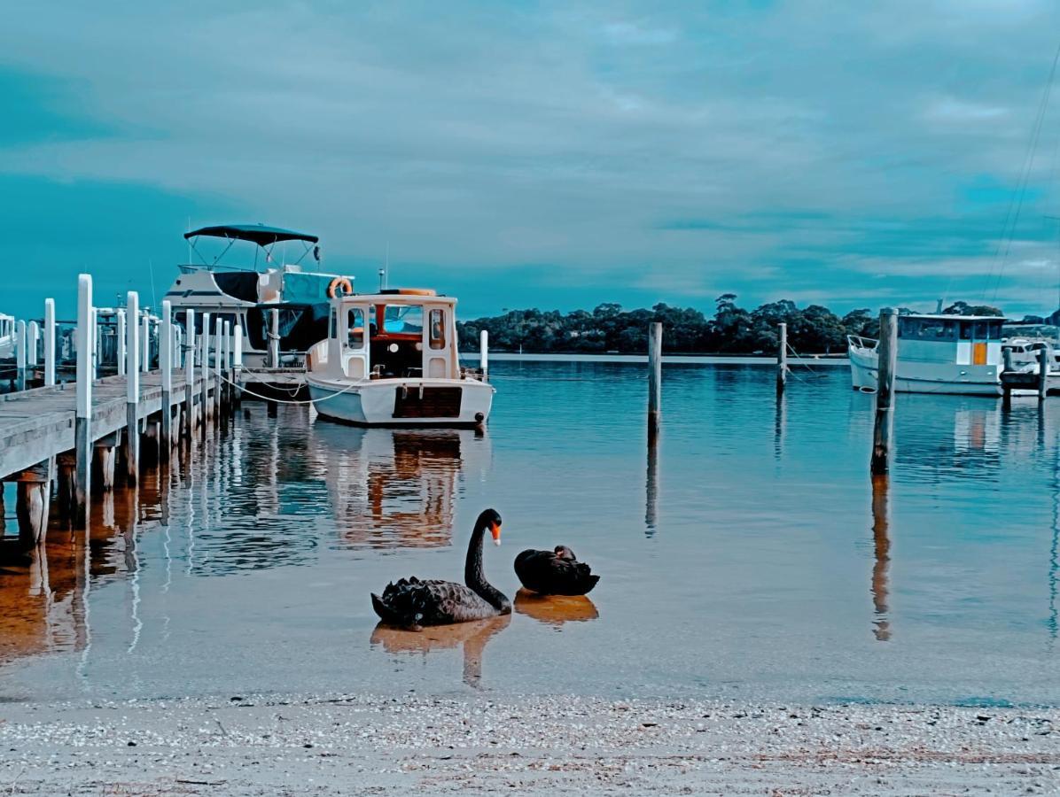 The View - Captains Cove Waterfront Resort Paynesville Exterior photo
